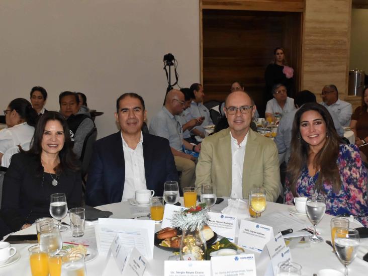 Socios de Coparmex Veracruz realizan desayuno empresarial del mes de noviembre