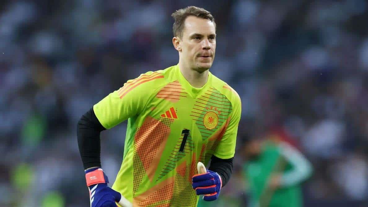 Tras más de 850 juegos, expulsan a Manuel Neuer