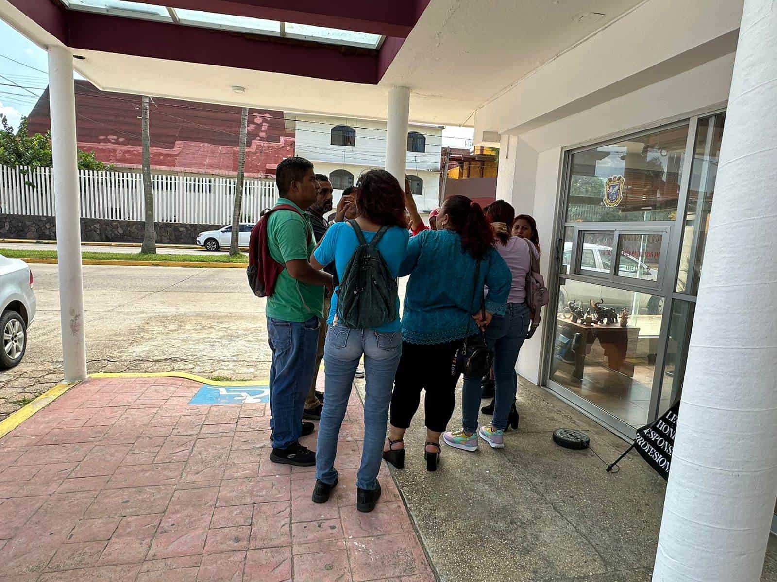 Trabajadores de la caseta de cobro del puente Coatzacoalcos I acuden a junta de conciliación | VIDEO