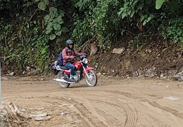 Tras años en el abandono, inicia mejoramiento de esta carretera en Tequila