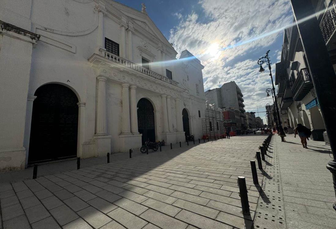 En dos semanas concluirá la remodelación del zócalo de Veracruz: director de Obras