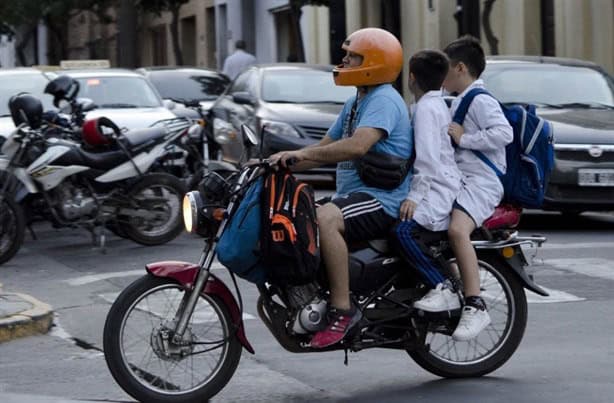 ¿De cuánto es la multa en Veracruz por llevar niños menores de 12 años en la motocicleta?