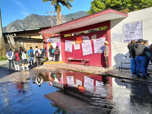 Piden destitución de director del CETIS de Río Blanco por posible desvío de recursos