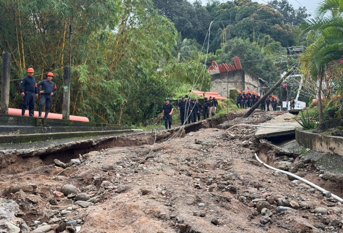 Protección Civil de Veracruz atiende derrumbe en Tlapacoyan tras lluvias intensas