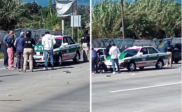 Taxi y auto se dan encontronazo en la prolongación Bolivia en Xalapa