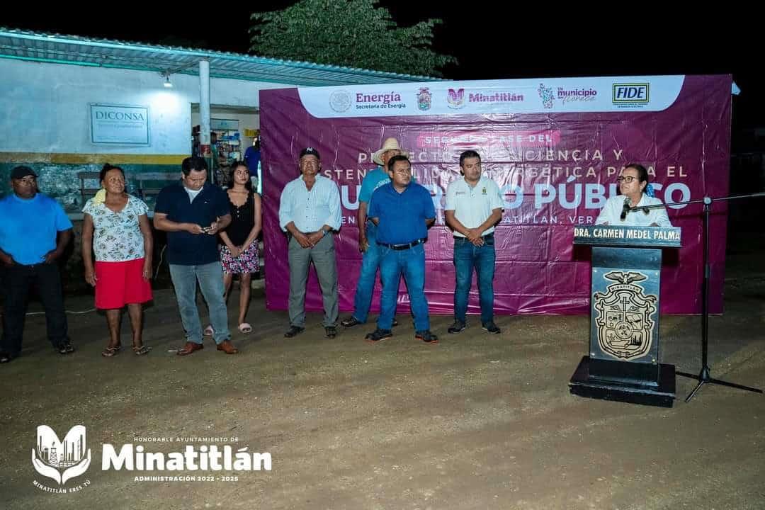 Minatitlán Impulsa la Sustentabilidad: Carmen Medel concluye proyecto de alumbrado en La Victoria