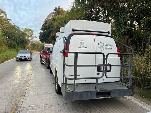 Choca camioneta particular contra vehículo oficial de la Fiscalía de Veracruz