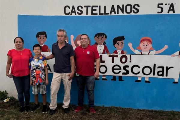 Develan mural contra el bullying en primaria de Misantla, un llamado a la solidaridad
