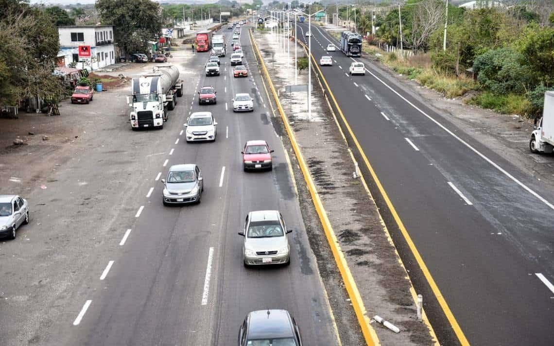 Alertan por cierre parcial de carril en la carretera Xalapa – Veracruz