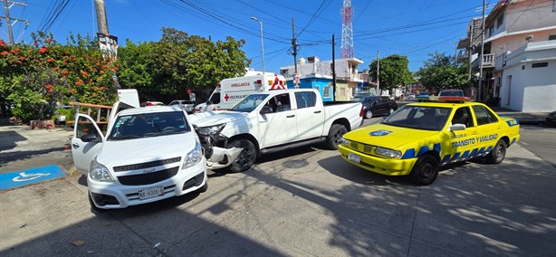 Fuerte choque en céntricas calles de Veracruz