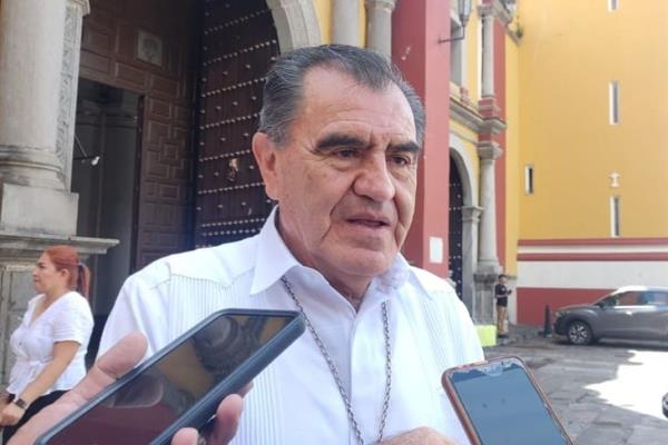 Gobierno estatal debe abrirse a las opiniones ciudadanas, exhorta obispo de Orizaba