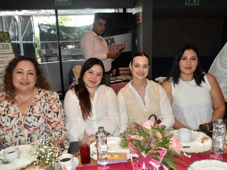 Fundación ADEMM realizó desayuno con causa por su celebración