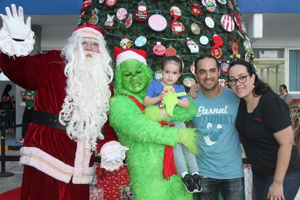 Mesa Directiva de Padres de Familia reciben la Navidad en el Colegio Americano de Veracruz