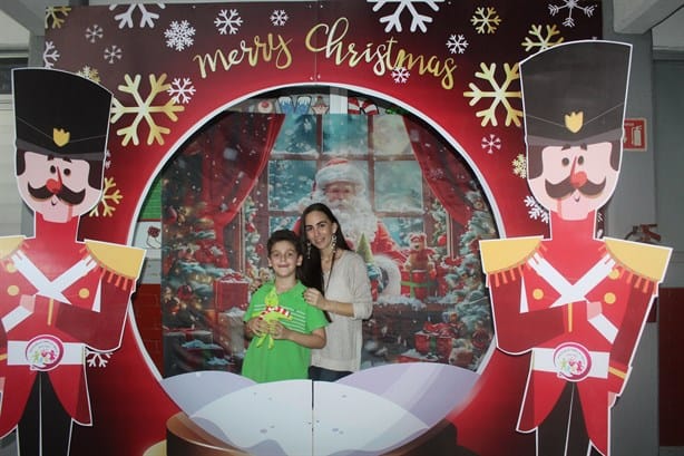 Mesa Directiva de Padres de Familia reciben la Navidad en el Colegio Americano de Veracruz