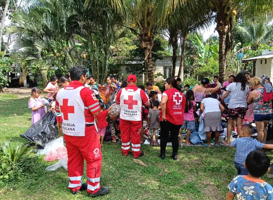 Cruz Roja Agua Dulce entregó ropa en comunidades ejidales