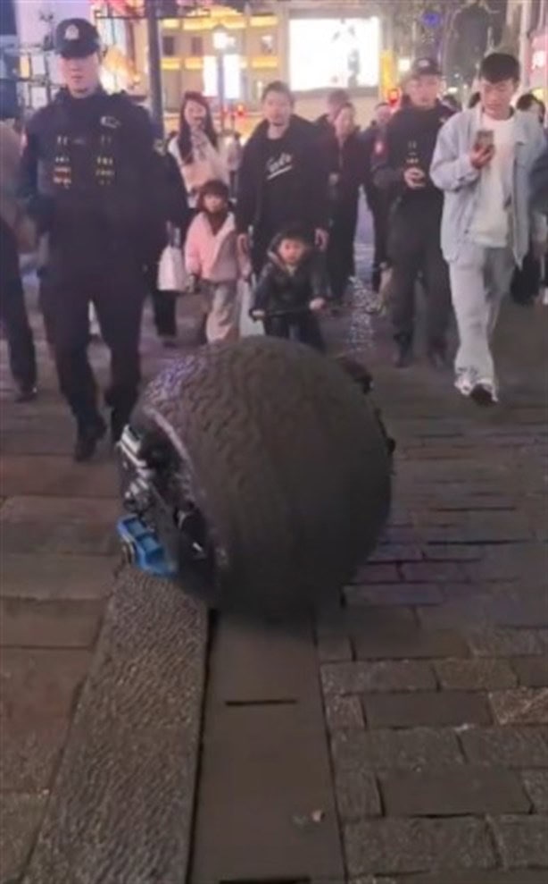 Esta es la pelota robot que cuidará las calles de China | VIDEO