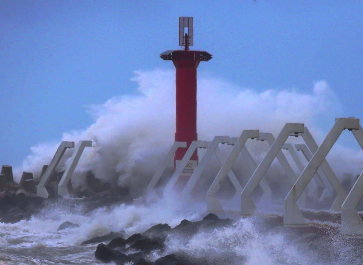 Frente Frío 14: alerta gris en Veracruz; PC advierte oleaje elevado e inundaciones