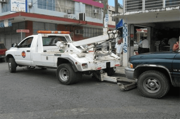 ¿Cuánto me debe cobrar una grúa en Veracruz y en dónde denunciar abusos?