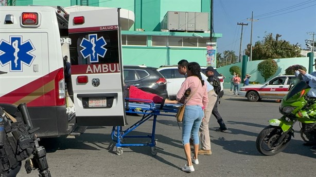 Adulta mayor es atropellada en calles de Poza Rica y termina con lesiones