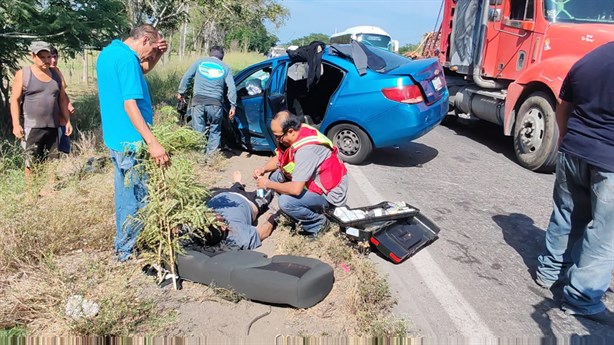 Accidente múltiple deja tres personas severamente lesionadas en Medellín