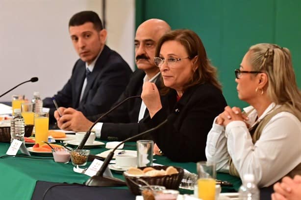 Gobernadora Rocío Nahle atiende a familiares de personas desaparecidas en Veracruz