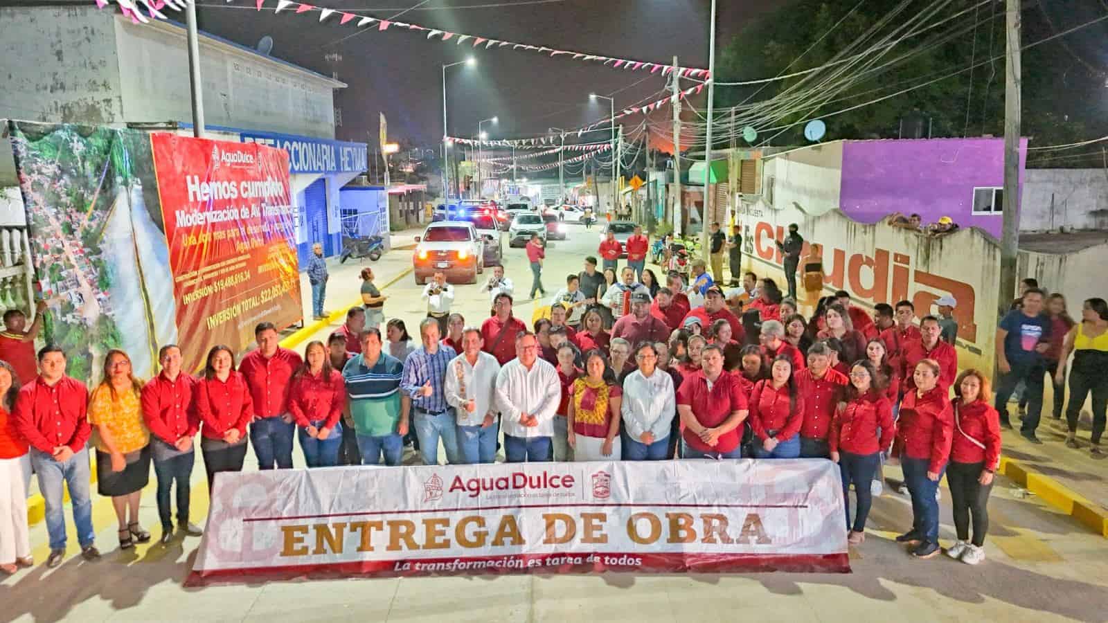 Noé Castillo Olvera, transforma Agua Dulce: Inauguración de la avenida Transístmica