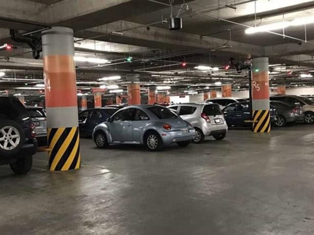 Esto debes hacer si abrieron tu auto en el estacionamiento de un centro comercial en Veracruz