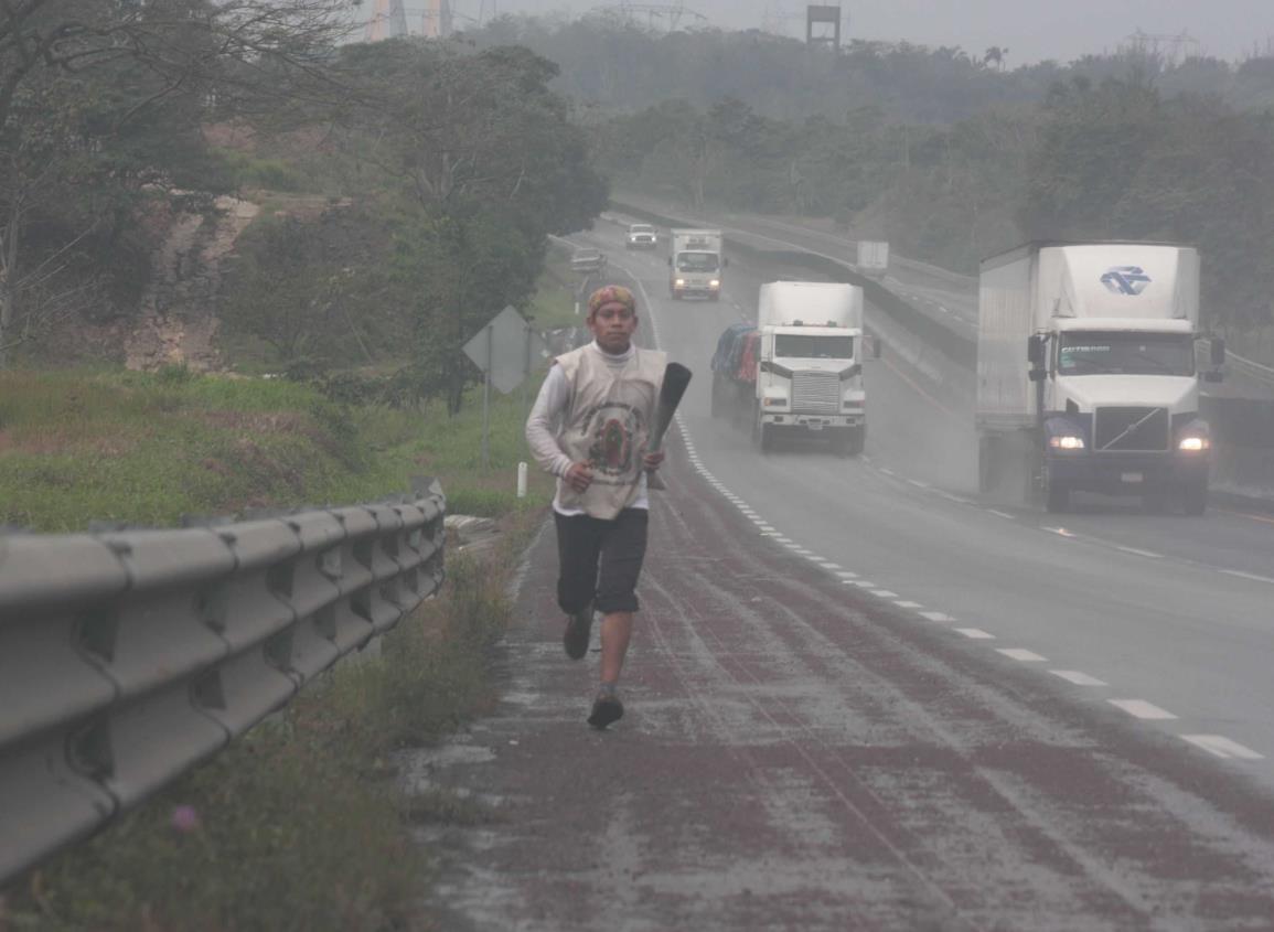 Alertan por riesgos a peregrinos en carreteras de Agua Dulce