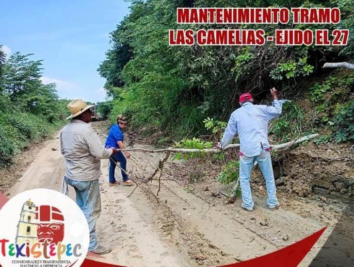 Realiza gobierno de Texistepec rehabilitación de caminos rurales