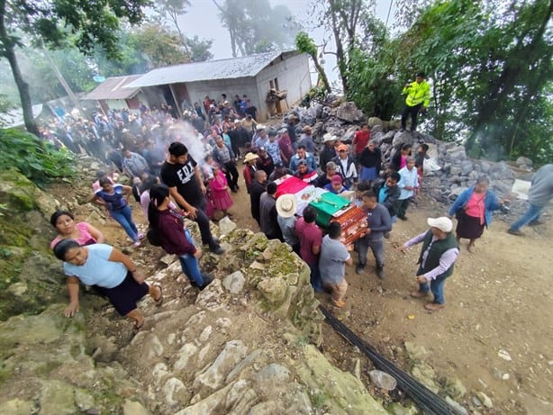 Dan último adiós al diputado Benito Aguas Atlahua en la sierra de Zongolica