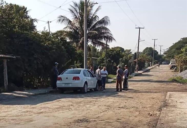 Exigen respuestas habitantes de zona baja de Misantla, ante obra inconclusa en carretera clave