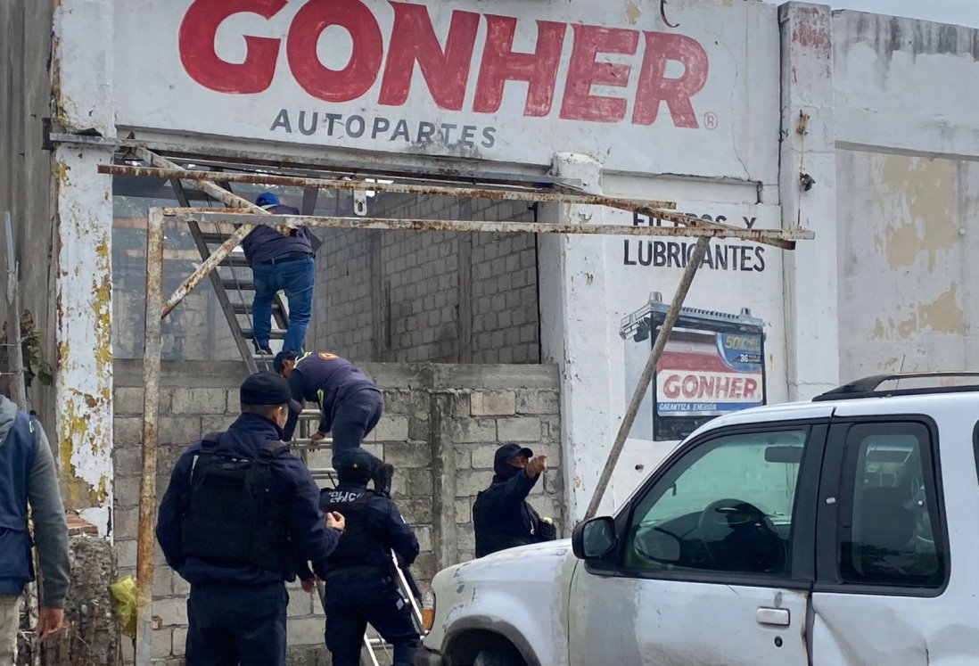 Incendio en local abandonado en Veracruz deja un muerto y un herido grave