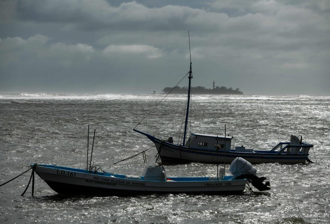 Cierran puerto de Veracruz a toda navegación por fuerte evento de norte