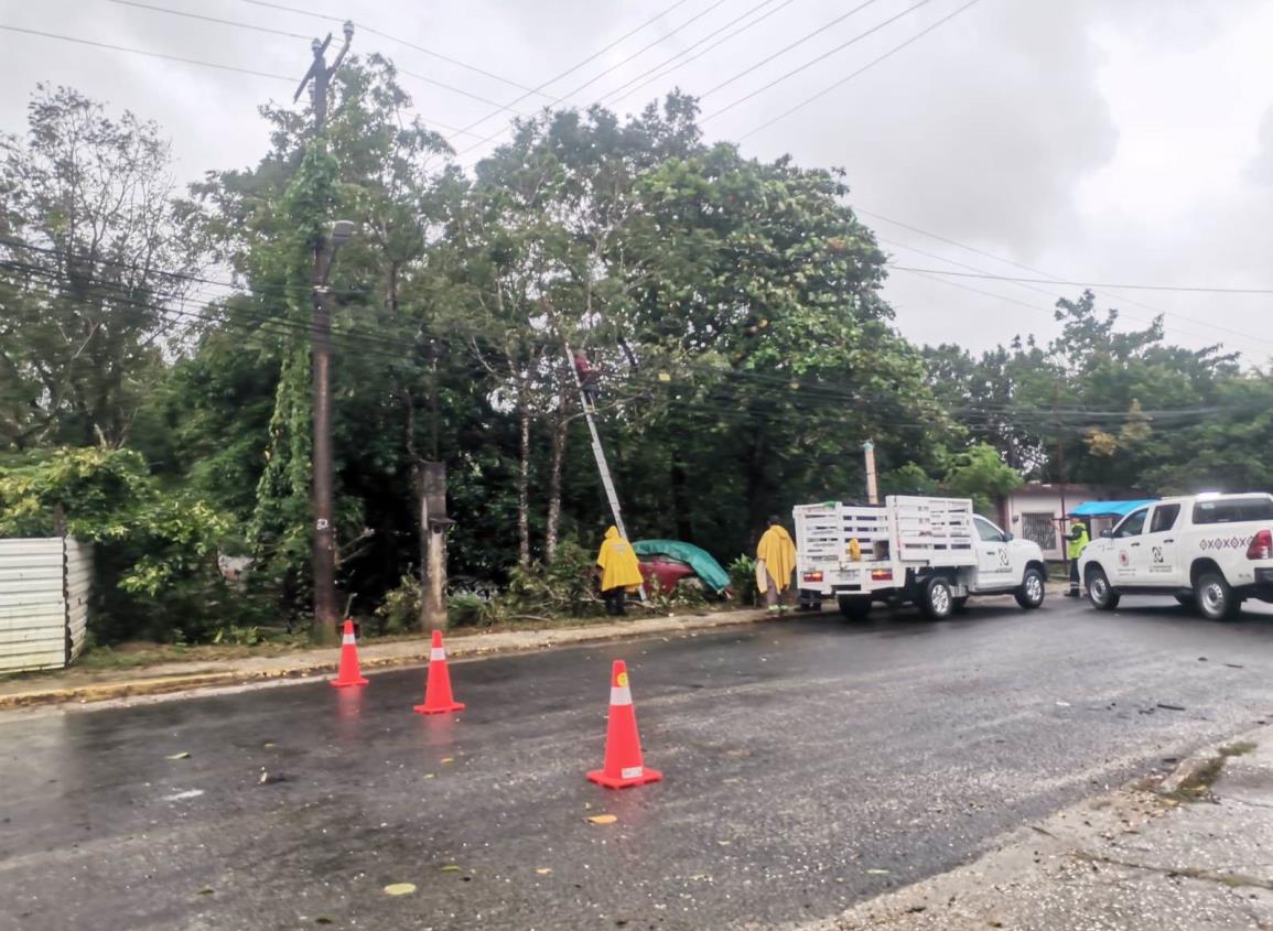 Frente frío 14 dejó a familias de Nanchital sin servicios básicos y daños en techado | VIDEO