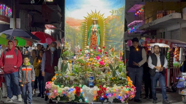 Con frío, pero con fe, celebran a la virgen de Guadalupe en Poza Rica