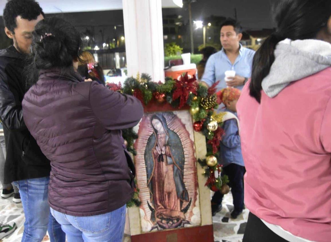 Todo listo para las mañanitas a la Virgen de Guadalupe; fieles al pie del cañón en Coatzacoalcos