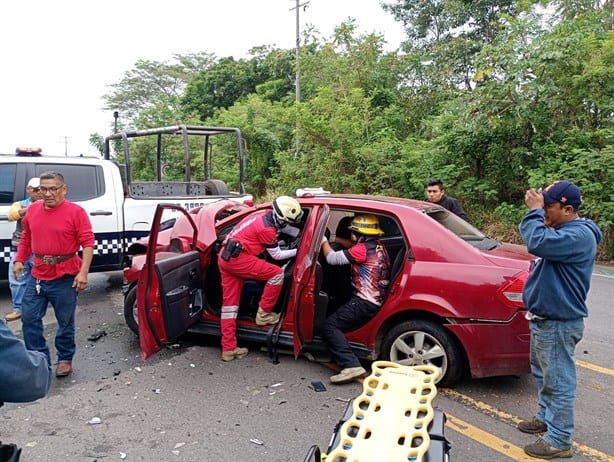 Profesor del ITESCO sufre choque contra patrulla de la SSP en tramo Jáltipan-Acayucan 