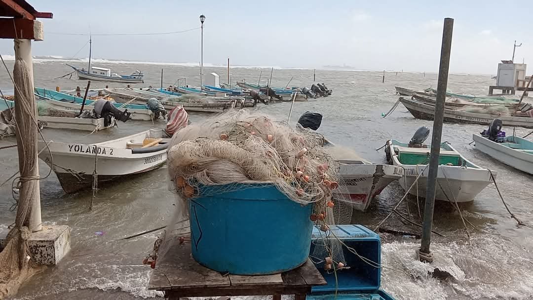 Incidentes menores para pescadores de Veracruz tras paso del Frente Frío 14