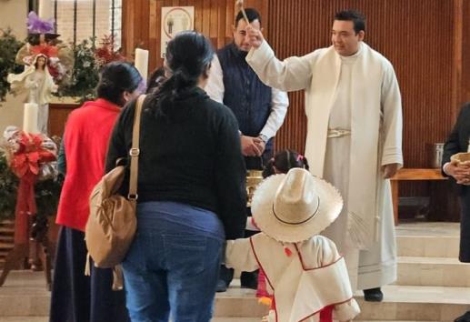 Cientos de Juan Diegos y Guadalupanas son llevados ante la Virgen en Poza Rica