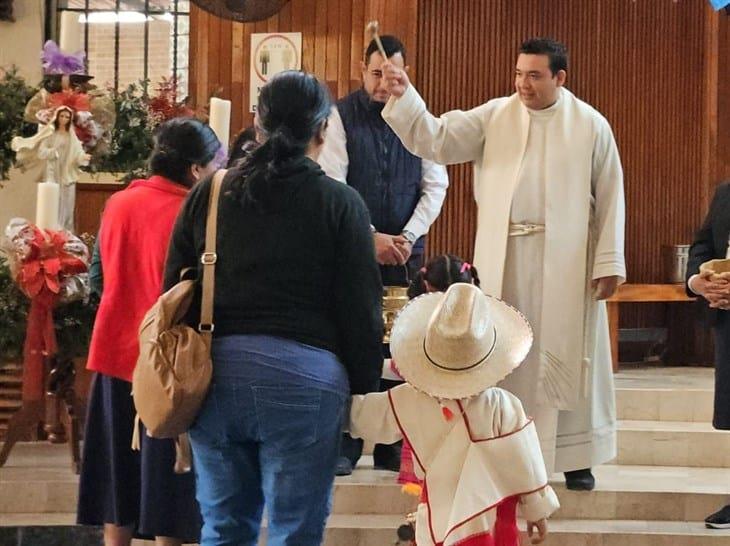 Cientos de Juan Diegos y Guadalupanas son llevados ante la Virgen en Poza Rica