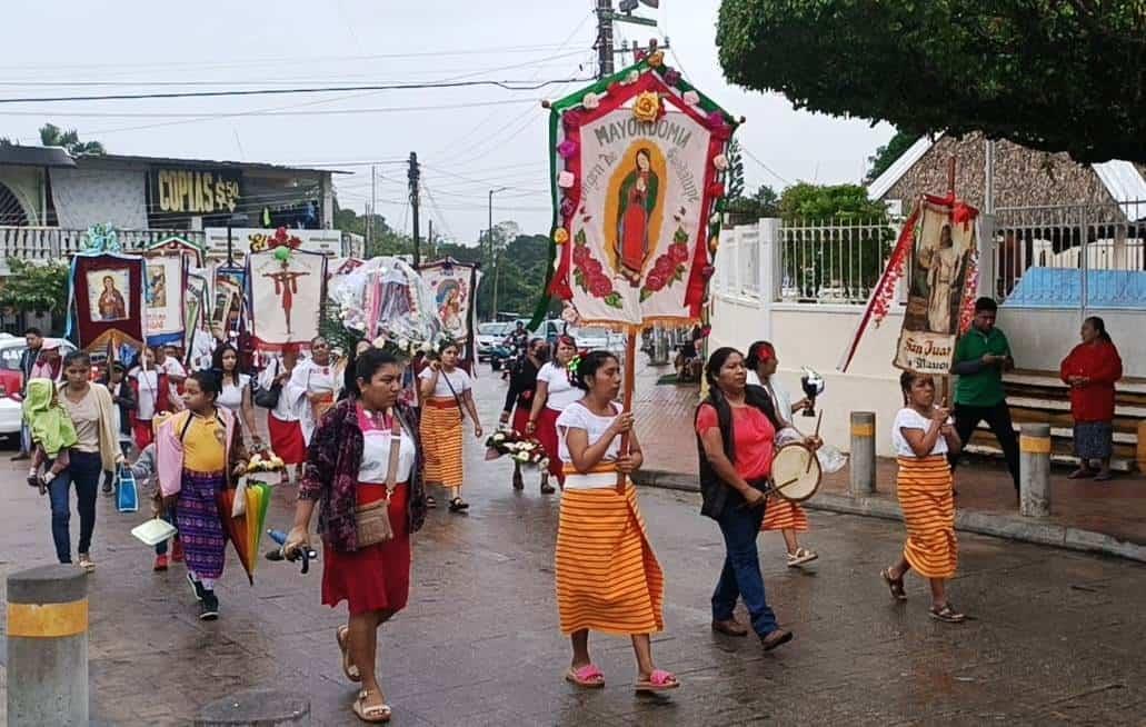 Files católicos de Cosoleacaque festeja el CDXCIII  Aniversario de la aparición de la Virgen de Guadalupe