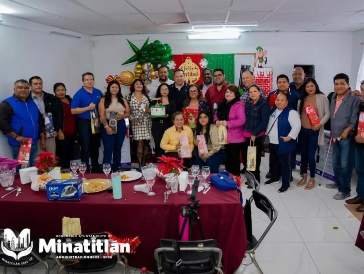 Carmen Medel celebra brindis navideño con los medios de comunicación