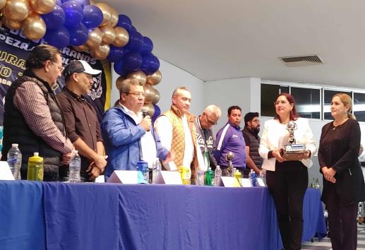 Entrega Liga Oropeza de Veteranos sus premios