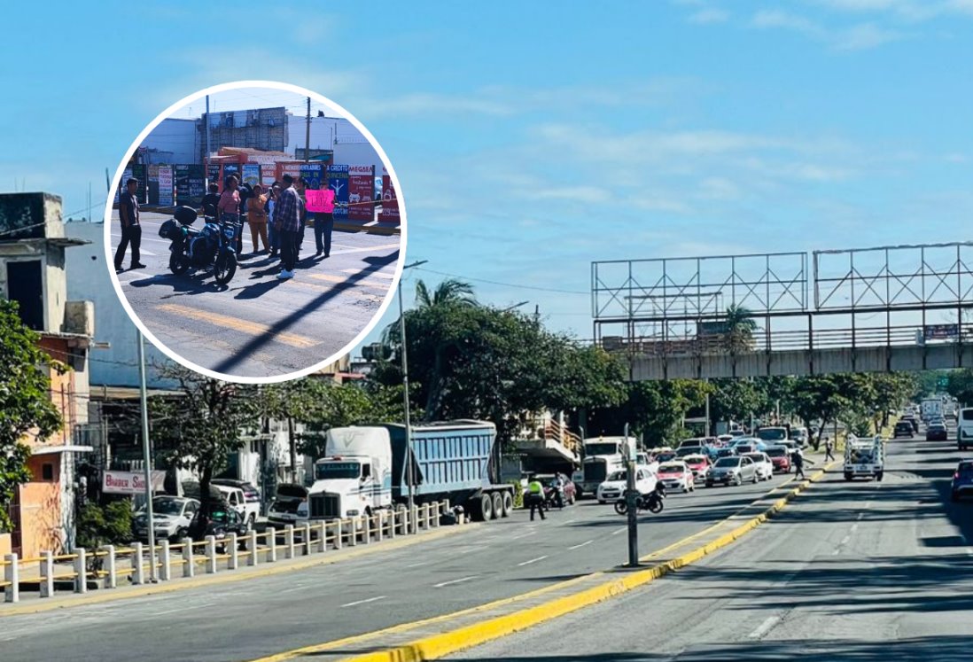 Manifestantes bloquean avenida Cuauhtémoc en Veracruz; denuncian falta de luz