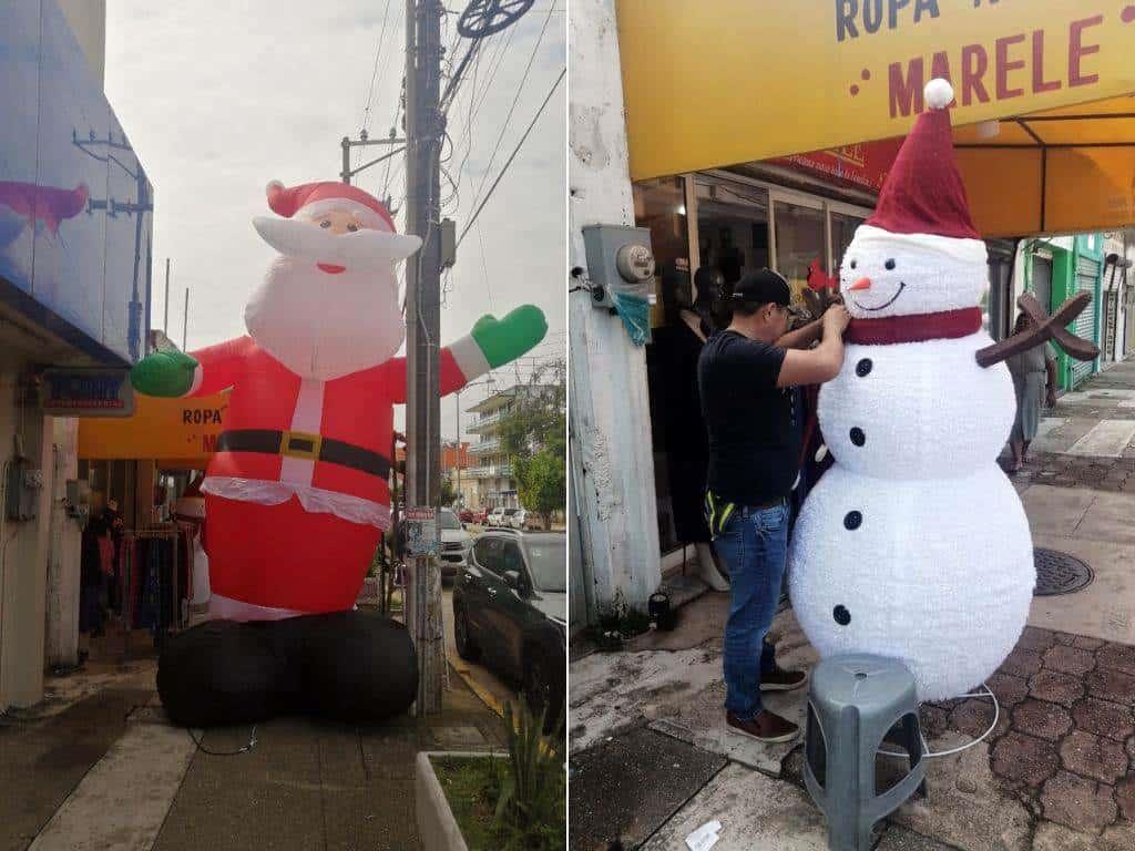 Adornos navideños llaman la atención en el centro de Coatzacoalcos