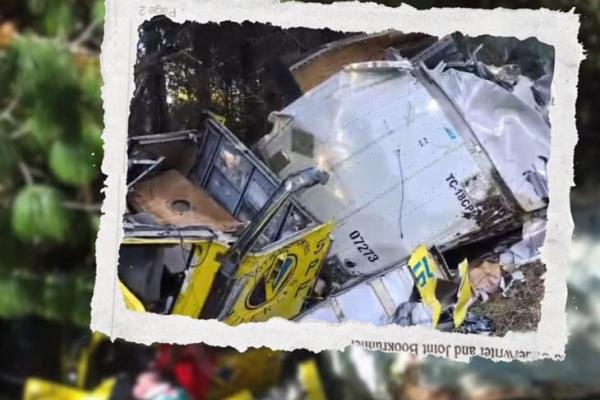 ¡No pudo con las curvas! Tráiler vuelca en una pendiente de la carretera Xalapa-Perote