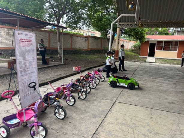 Llevan pláticas de seguridad vial a escuelas de Poza Rica y Coatzintla