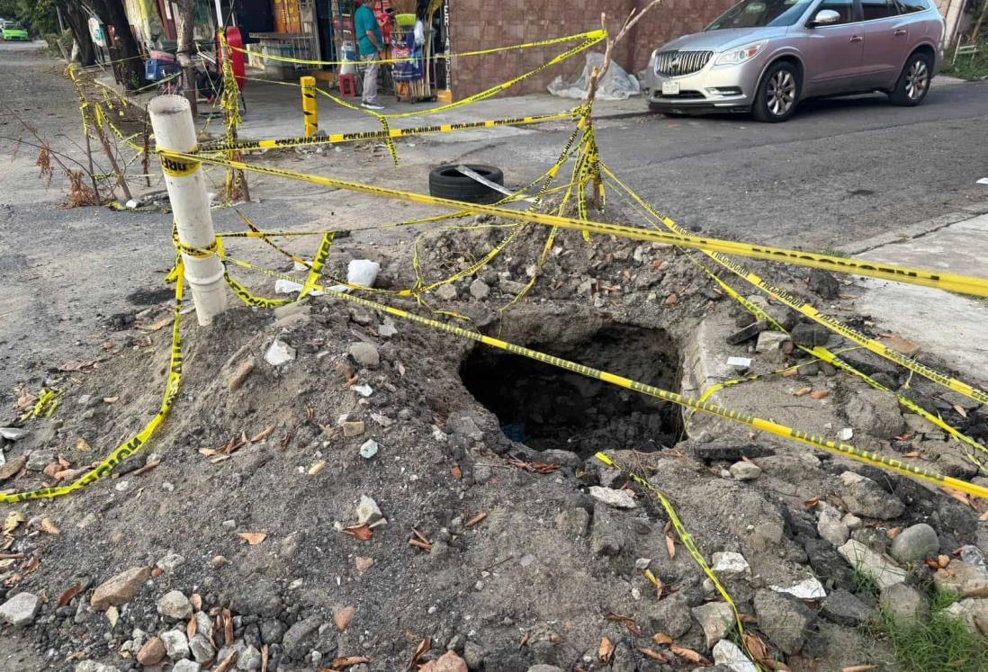 Alertan por socavón en la esquina de Pino Suárez y Nautla, en Veracruz