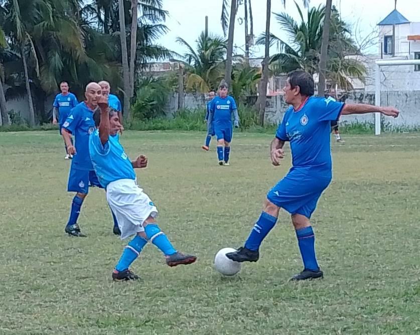 Cruz Azul y Banderilla sostuvieron partido amistoso