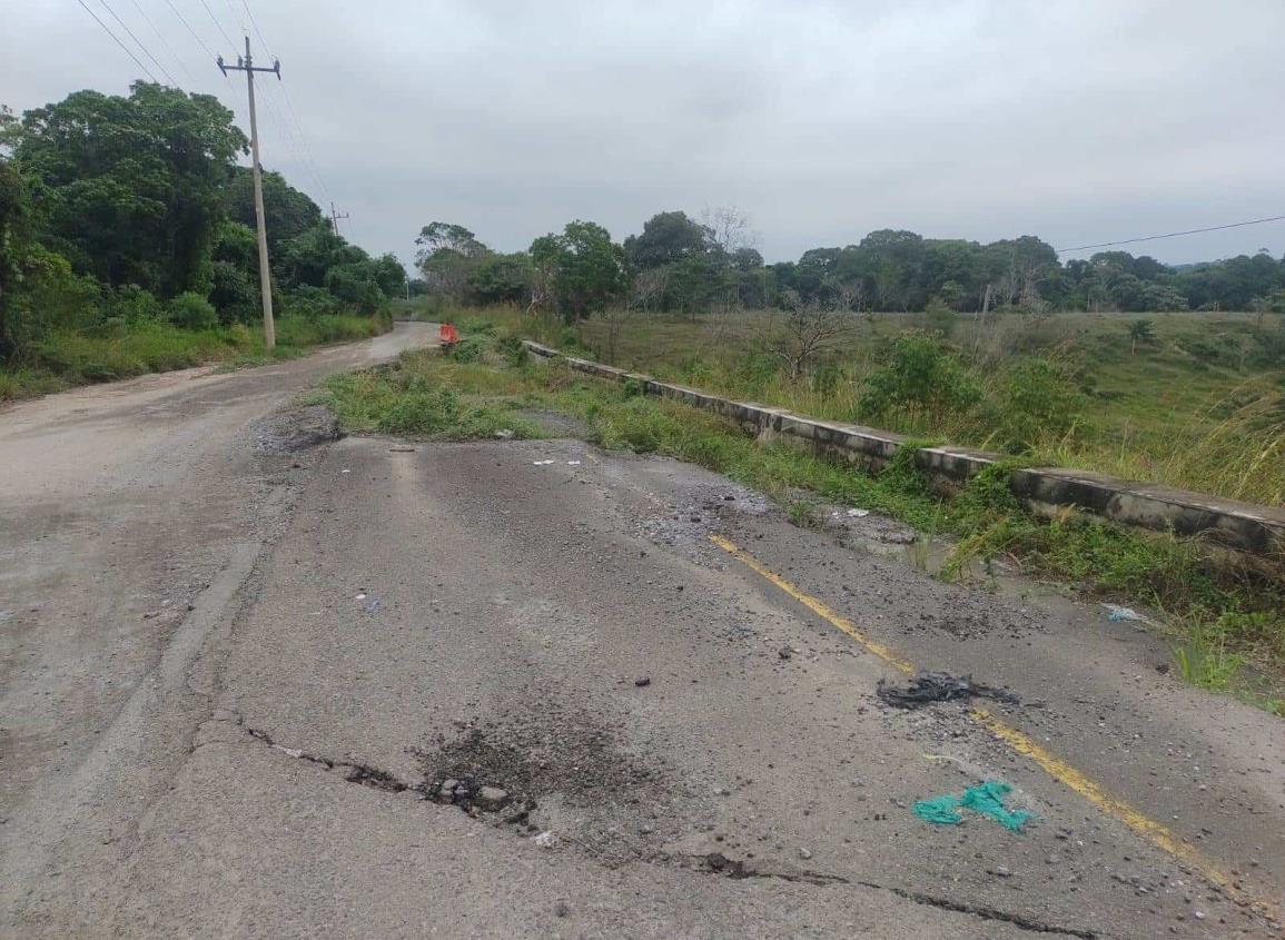 Denuncian pésimo estado de la carretera Nanchital-Las Choapas, un calvario para conductores